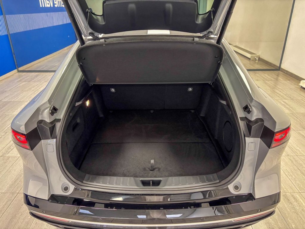 Mazda 6e