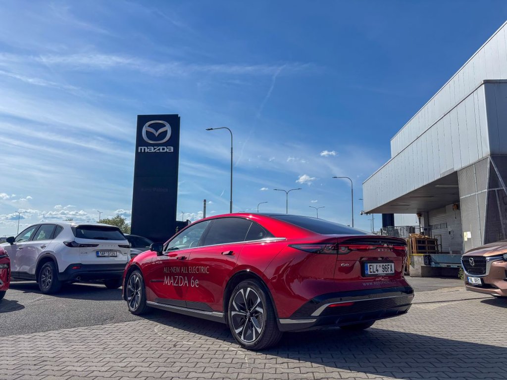 Mazda 6e