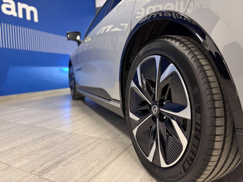 Mazda 6e